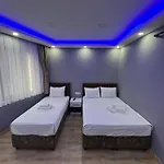 Pequena Casa *